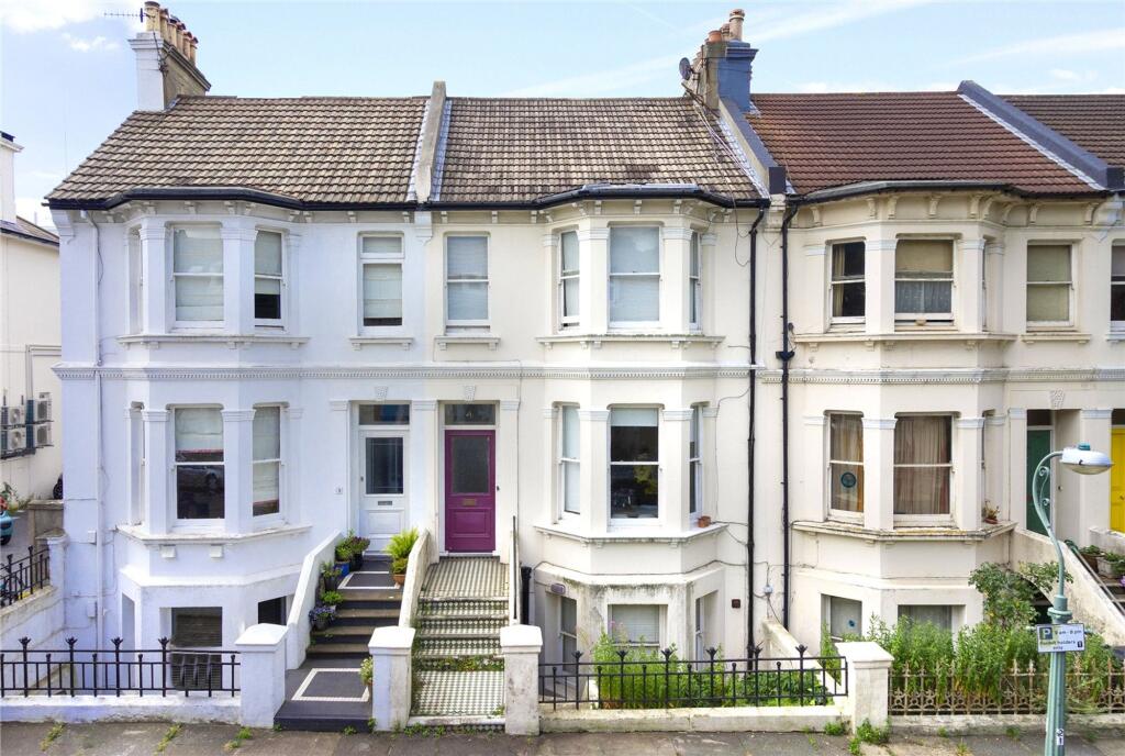2 bed 1st Floor Flat for rent in Brighton and Hove. From Sawyer & Co - Hove