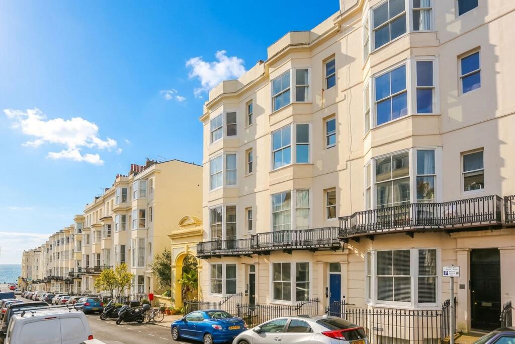 1 bed 1st Floor Flat for rent in Brighton and Hove. From Sawyer & Co - Hove 1 bed 1st Floor Flat for rent in Brighton and Hove. From Sawyer & Co - Hove