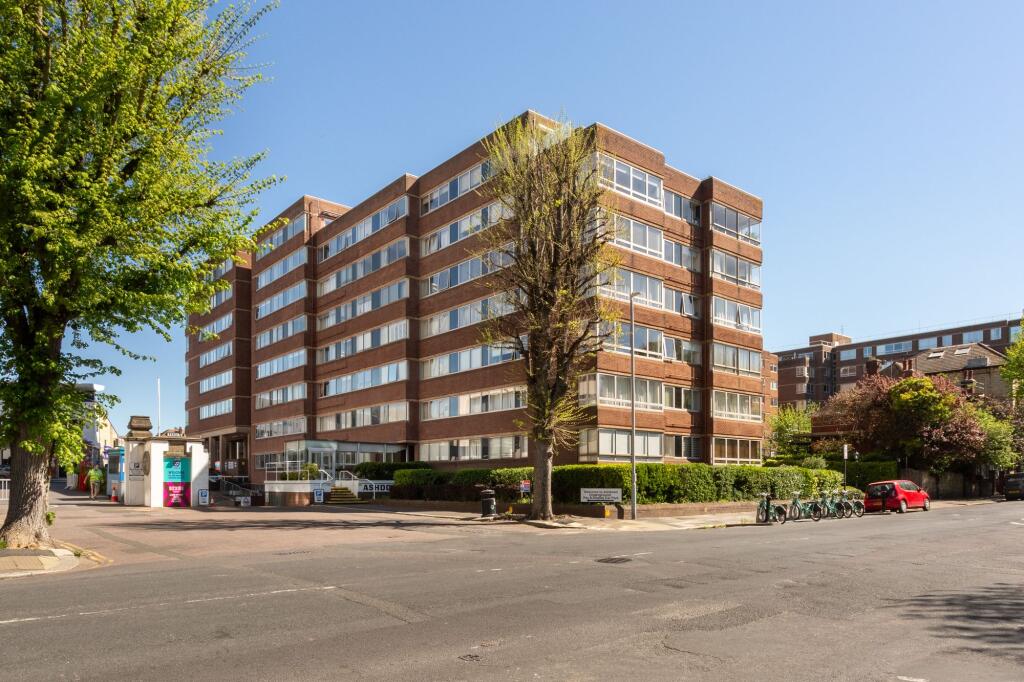 2 bed 1st Floor Flat for rent in Brighton and Hove. From Sawyer & Co - Hove