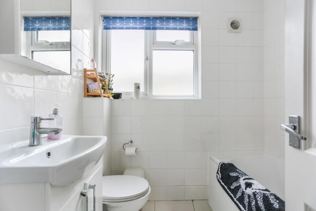 2 bed 1st Floor Flat for rent in Portslade-by-Sea. From Sawyer & Co - Hove 2 bed 1st Floor Flat for rent in Portslade-by-Sea. From Sawyer & Co - Hove