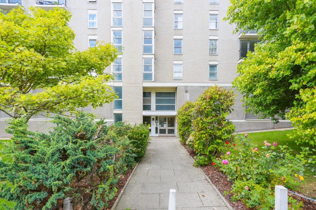 1 bed 1st Floor Flat for rent in Brighton and Hove. From Sawyer & Co - Hove
