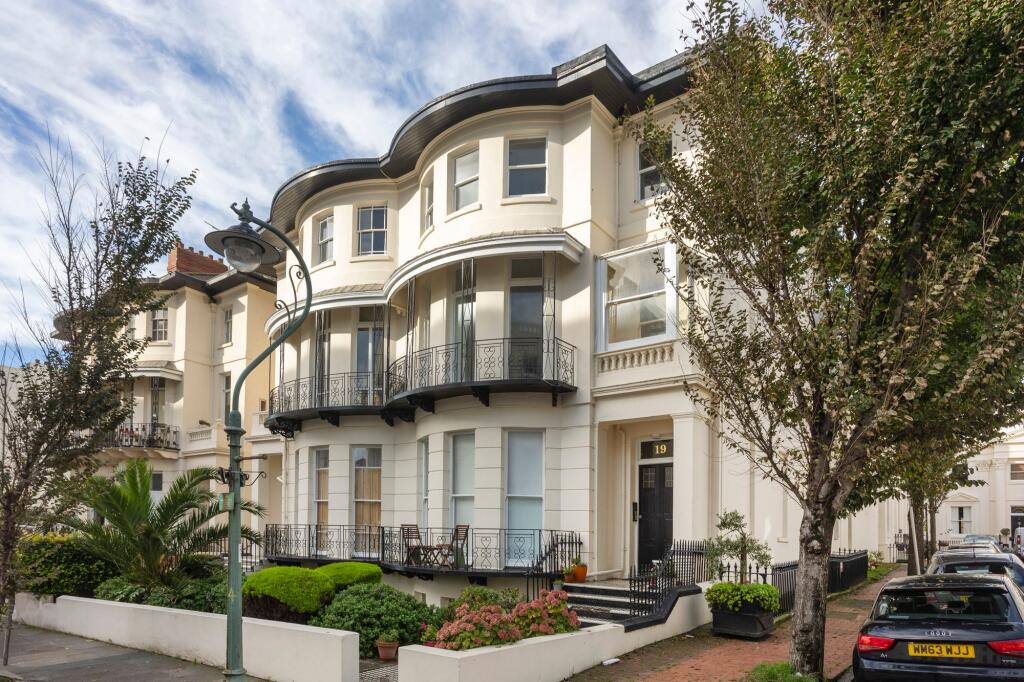 2 bed 1st Floor Flat for rent in Brighton and Hove. From Sawyer & Co - Hove 2 bed 1st Floor Flat for rent in Brighton and Hove. From Sawyer & Co - Hove