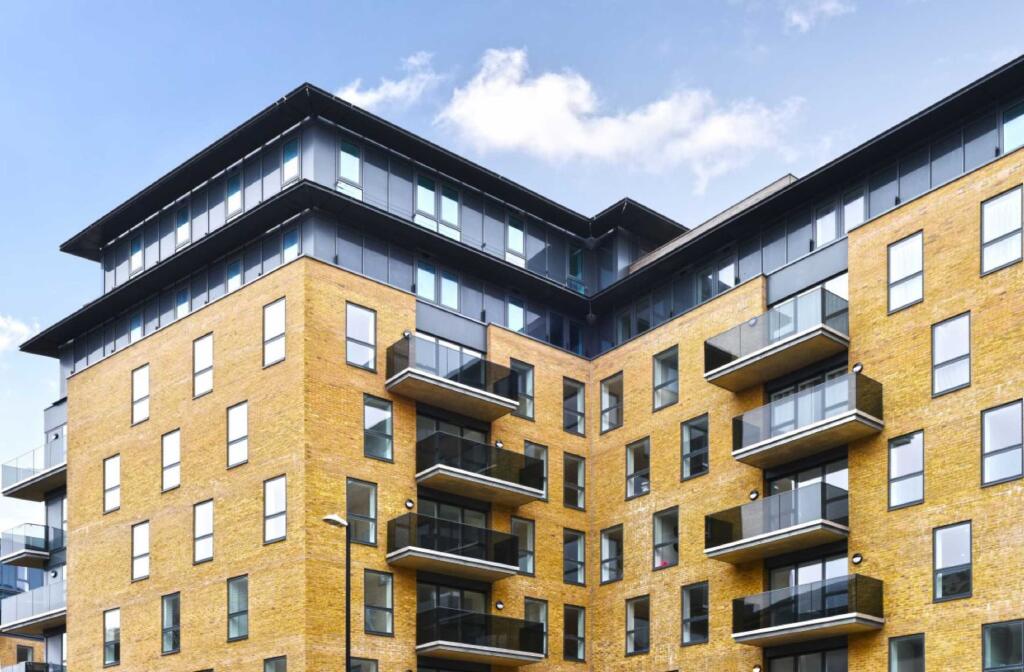 2 bed 1st Floor Flat for rent in Brighton and Hove. From Sawyer & Co - Hove