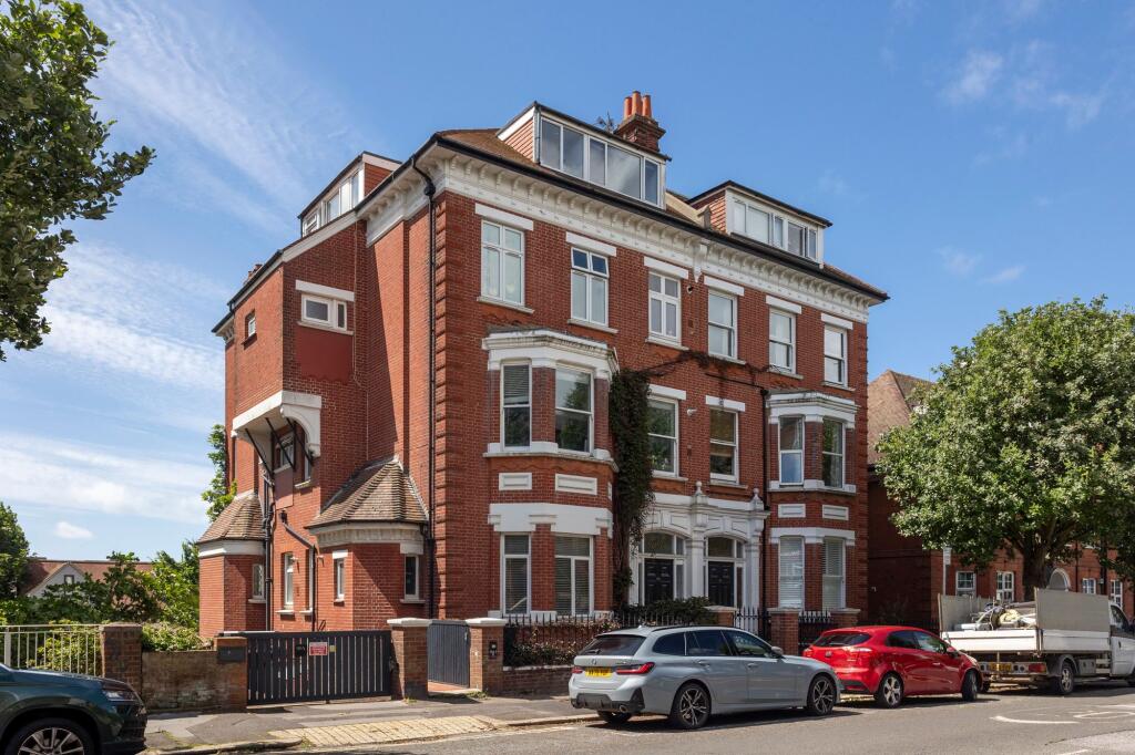 2 bed 1st Floor Flat for rent in Brighton and Hove. From Sawyer & Co - Hove
