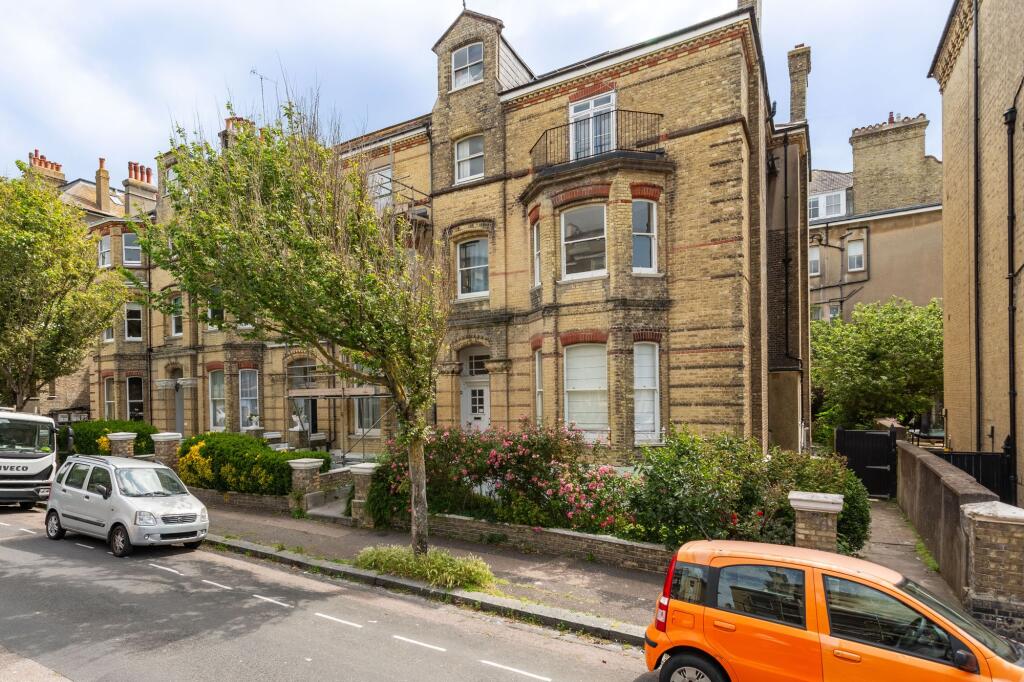 2 bed 1st Floor Flat for rent in Brighton and Hove. From Sawyer & Co - Hove 2 bed 1st Floor Flat for rent in Brighton and Hove. From Sawyer & Co - Hove