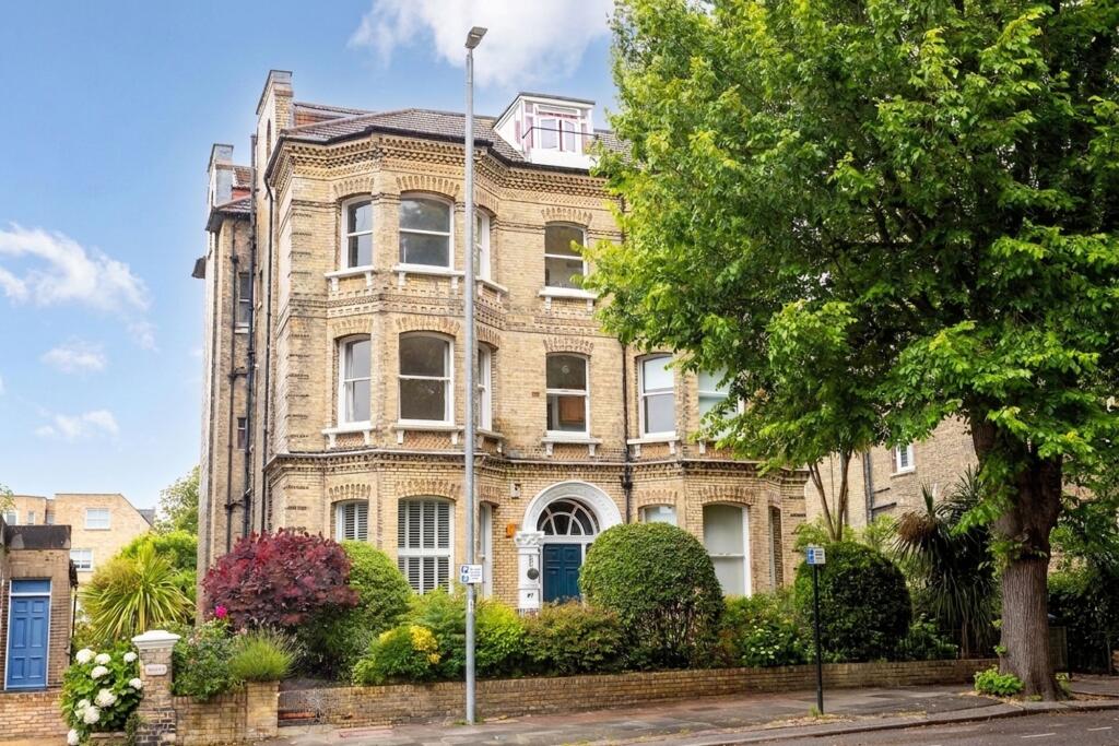 3 bed 1st Floor Flat for rent in Brighton and Hove. From Sawyer & Co - Hove