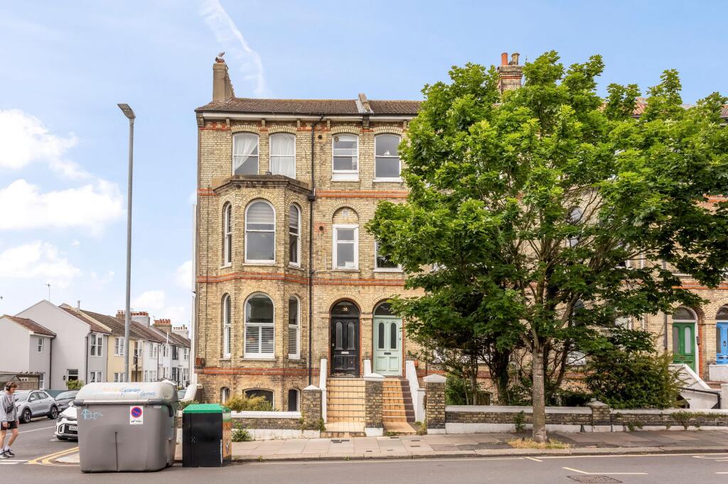 1 bed 1st Floor Flat for rent in Brighton and Hove. From Sawyer & Co - Hove