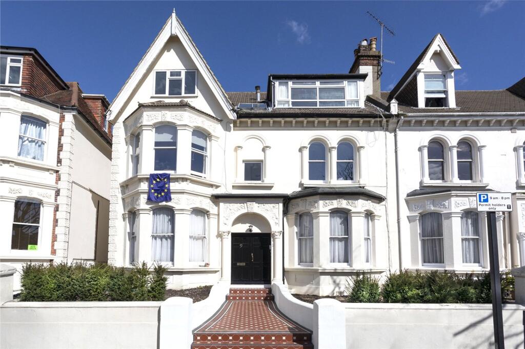 2 bed 1st Floor Flat for rent in Brighton and Hove. From Sawyer & Co - Hove
