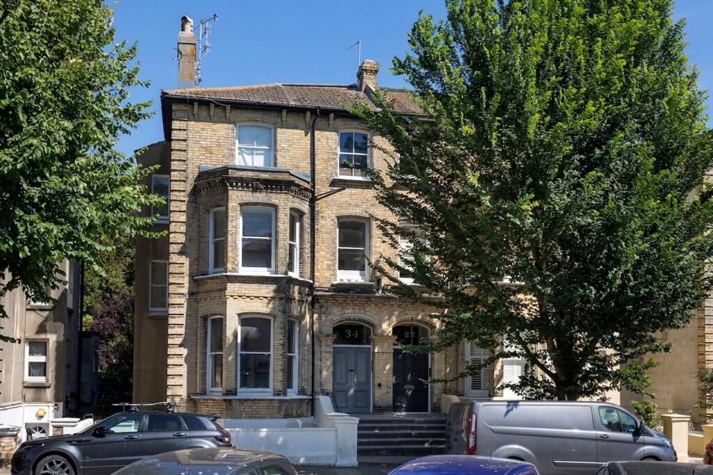2 bed 1st Floor Flat for rent in Brighton and Hove. From Sawyer & Co - Hove 2 bed 1st Floor Flat for rent in Brighton and Hove. From Sawyer & Co - Hove