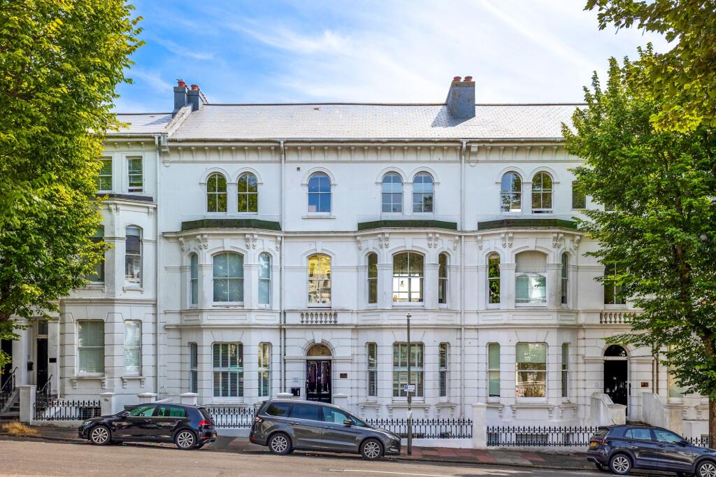 2 bed 1st Floor Flat for rent in Brighton and Hove. From Sawyer & Co - Hove