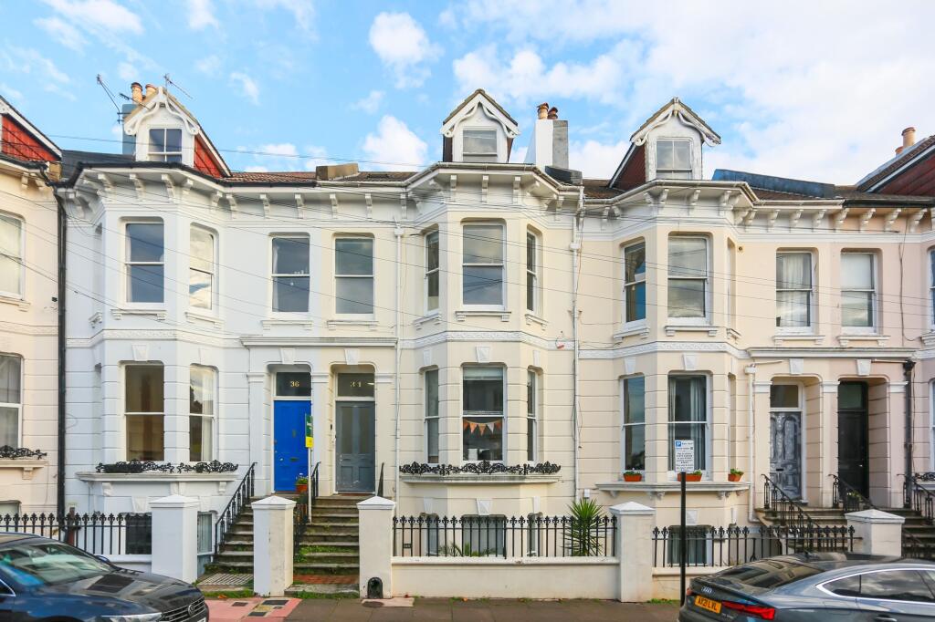 4 bed Detached for rent in Brighton and Hove. From Sawyer & Co - Hove 4 bed Detached for rent in Brighton and Hove. From Sawyer & Co - Hove
