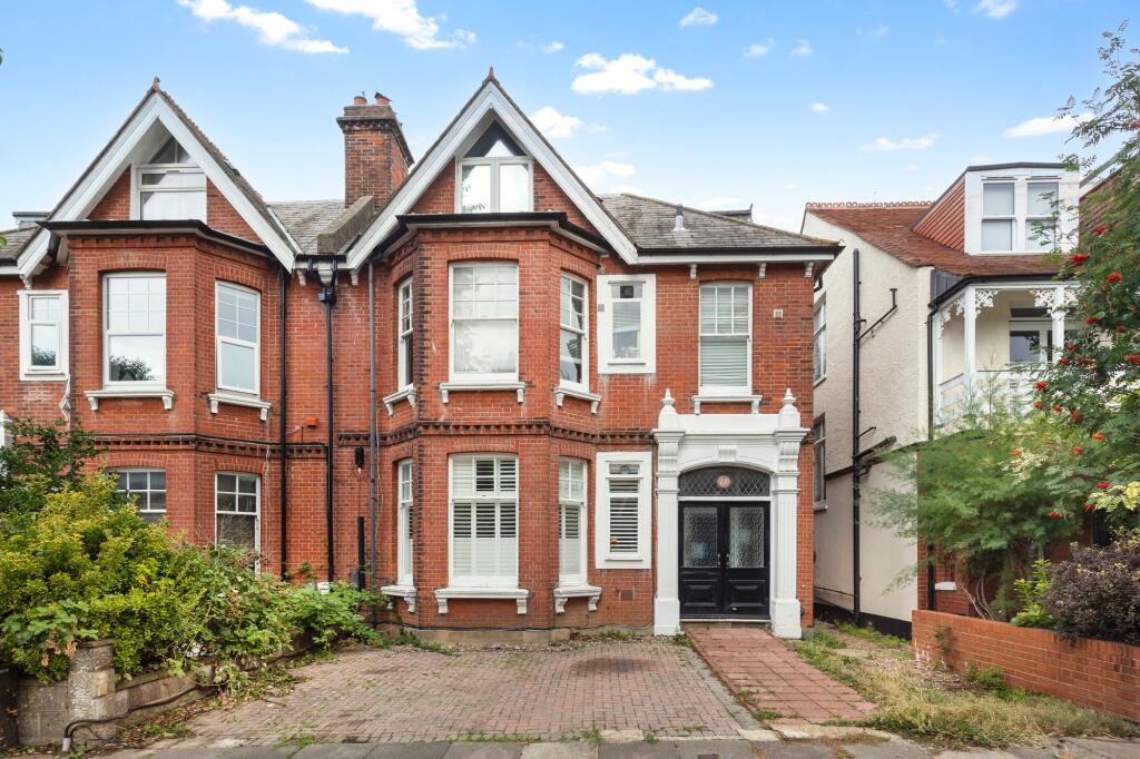 4 bed 1st Floor Flat for rent in Brighton and Hove. From Sawyer & Co - Hove 4 bed 1st Floor Flat for rent in Brighton and Hove. From Sawyer & Co - Hove