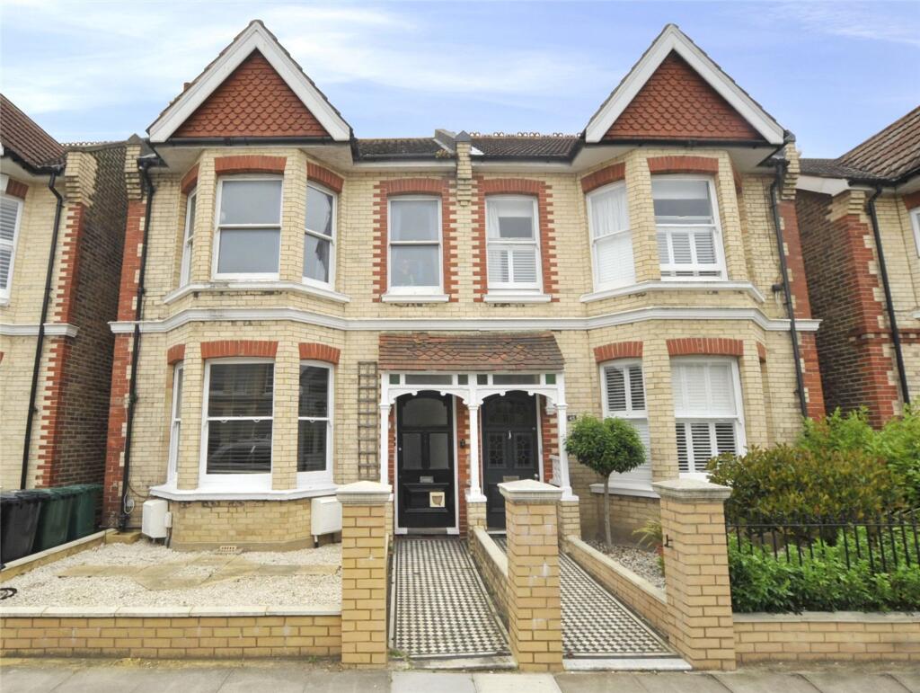 2 bed 1st Floor Flat for rent in Portslade-by-Sea. From Sawyer & Co - Hove