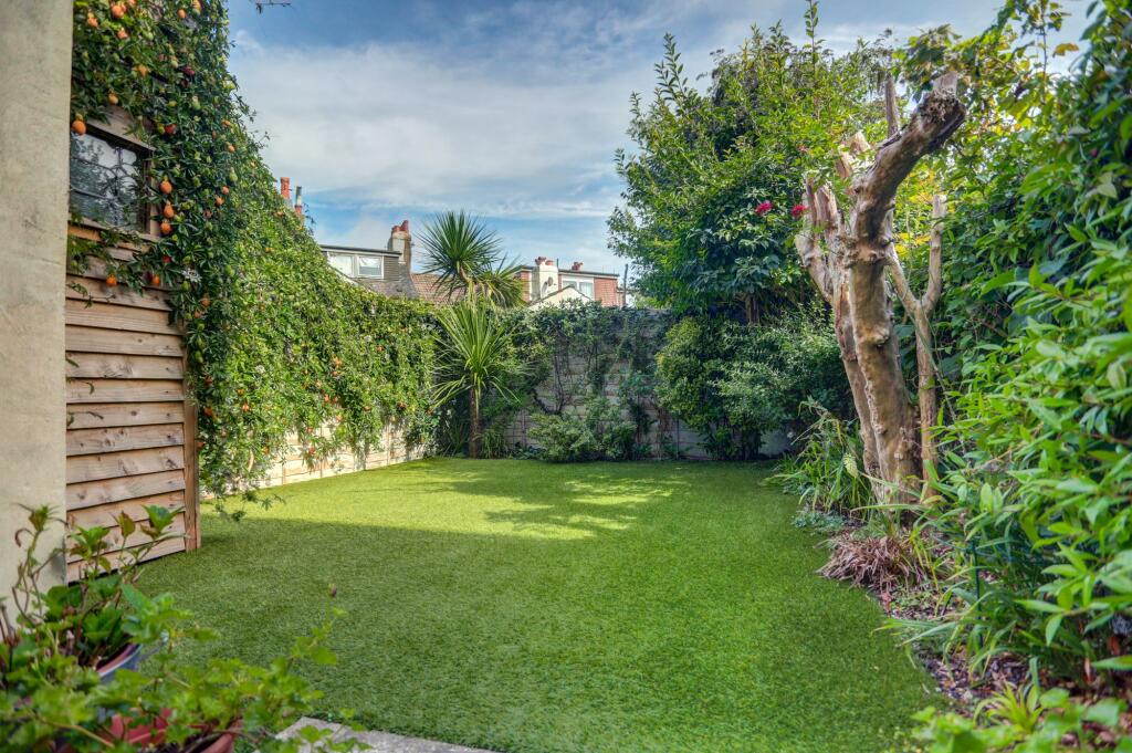 2 bed 1st Floor Flat for rent in Brighton and Hove. From Sawyer & Co - Hove 2 bed 1st Floor Flat for rent in Brighton and Hove. From Sawyer & Co - Hove