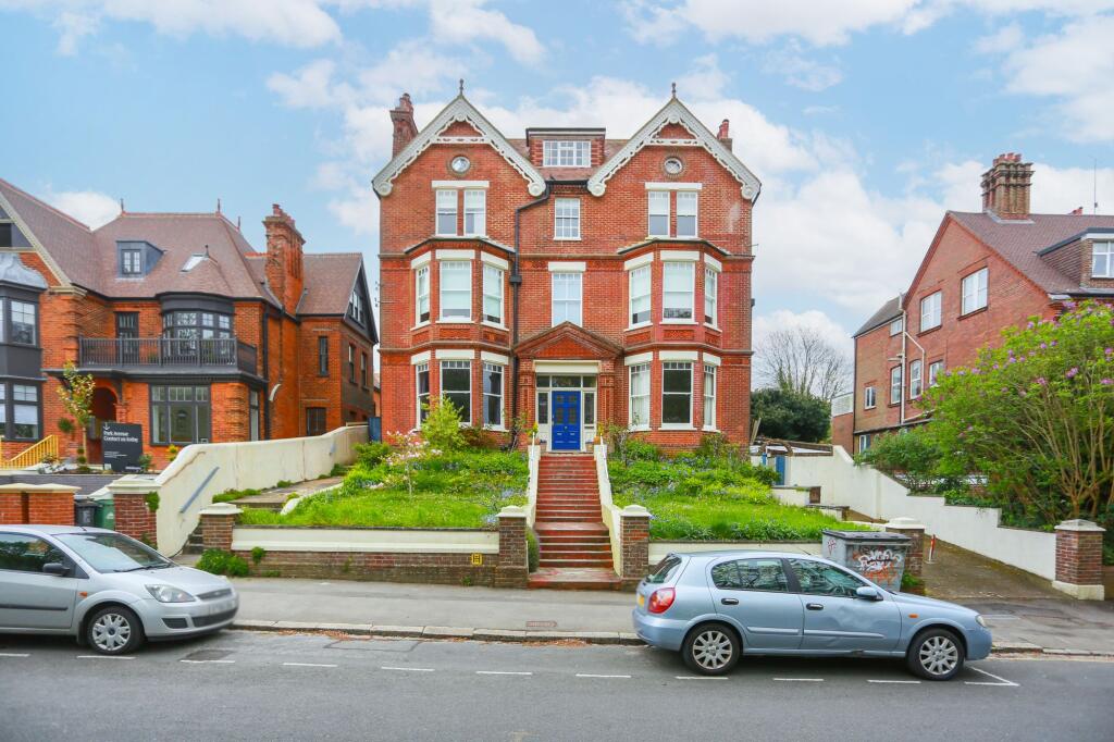 1 bed 1st Floor Flat for rent in Brighton and Hove. From Sawyer & Co - Hove