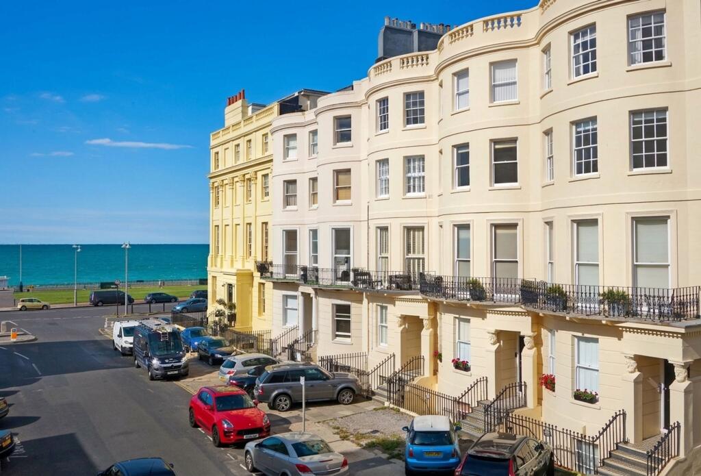 2 bed 1st Floor Flat for rent in Brighton and Hove. From Sawyer & Co - Hove