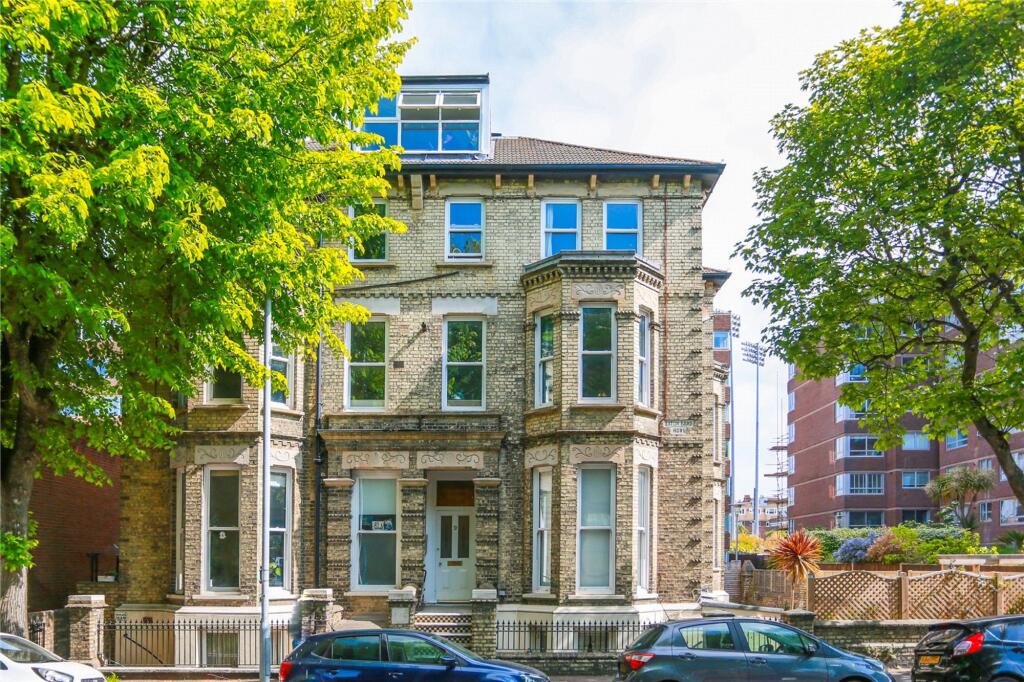 2 bed 1st Floor Flat for rent in Brighton and Hove. From Sawyer & Co - Hove