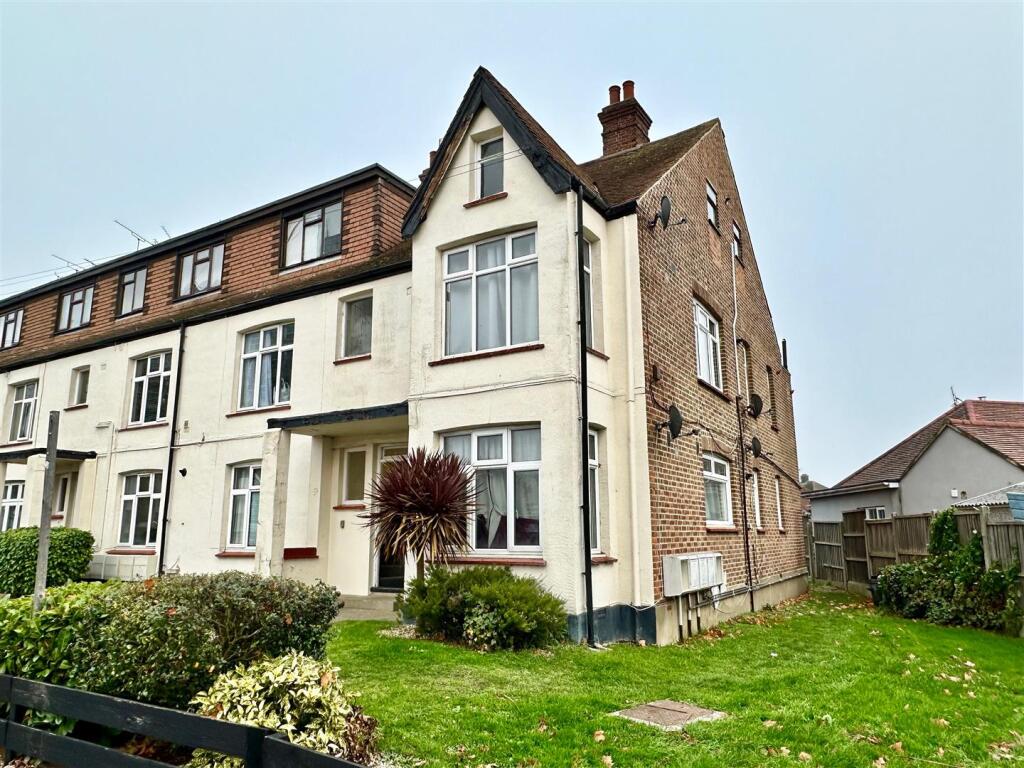 1 bed 1st Floor Flat for rent in Southend-on-Sea. From Scott & Stapleton - Leigh-on-Sea