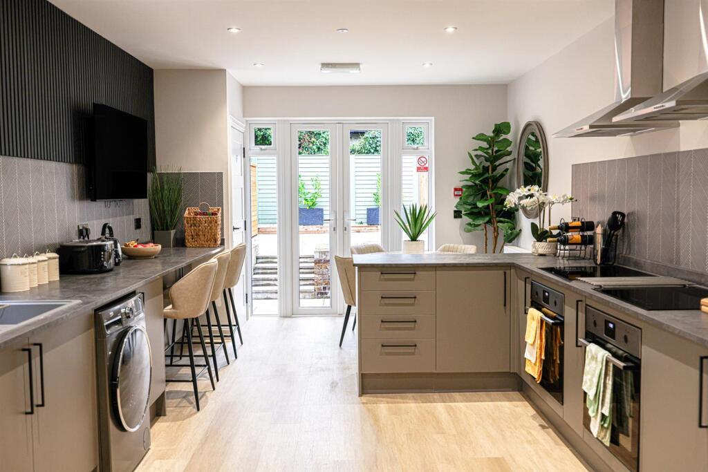 1 bed House Share for rent in Southend-on-Sea. From Scott & Stapleton - Leigh-on-Sea