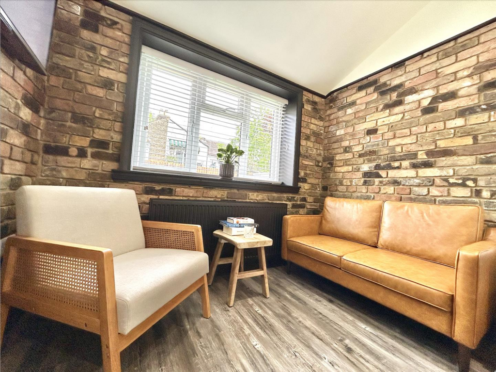 1 bed House Share for rent in Southend-on-Sea. From Scott & Stapleton - Leigh-on-Sea