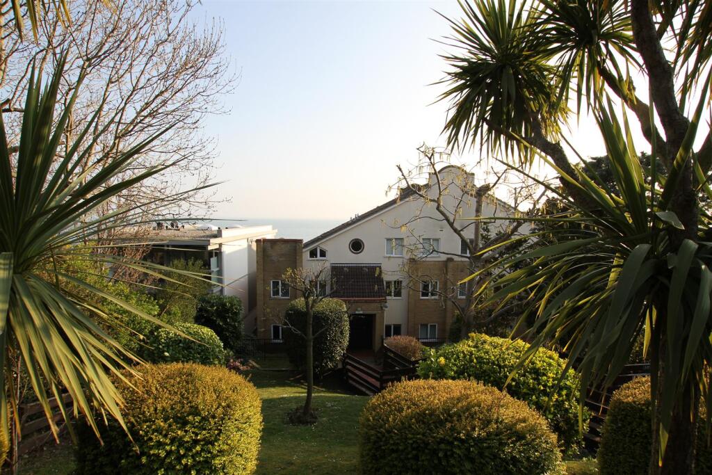 2 bed 1st Floor Flat for rent in Southend-on-Sea. From Scott & Stapleton - Leigh-on-Sea 2 bed 1st Floor Flat for rent in Southend-on-Sea. From Scott & Stapleton - Leigh-on-Sea