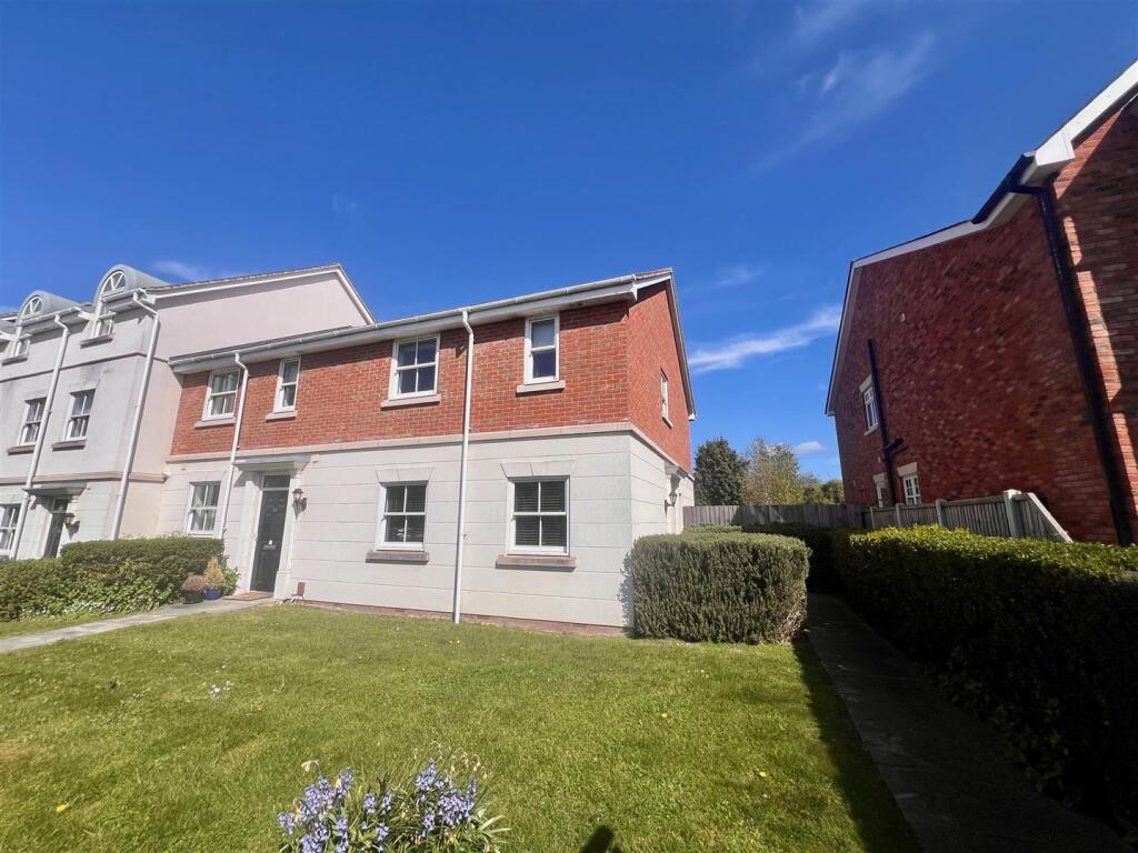 3 bed End of Terrace for rent in Southend-on-Sea. From Scott & Stapleton - Leigh-on-Sea