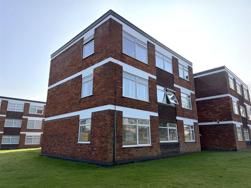 2 bed 1st Floor Flat for rent in Stonebridge. From Scott & Stapleton - Leigh-on-Sea 2 bed 1st Floor Flat for rent in Stonebridge. From Scott & Stapleton - Leigh-on-Sea