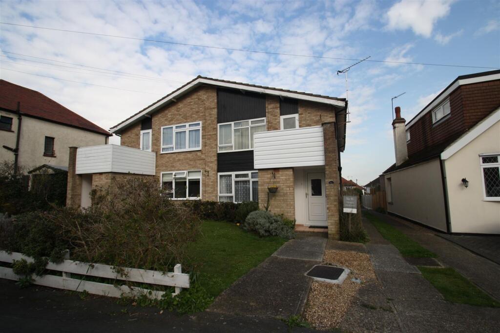 2 bed 1st Floor Flat for rent in Hadleigh. From Scott & Stapleton - Leigh-on-Sea