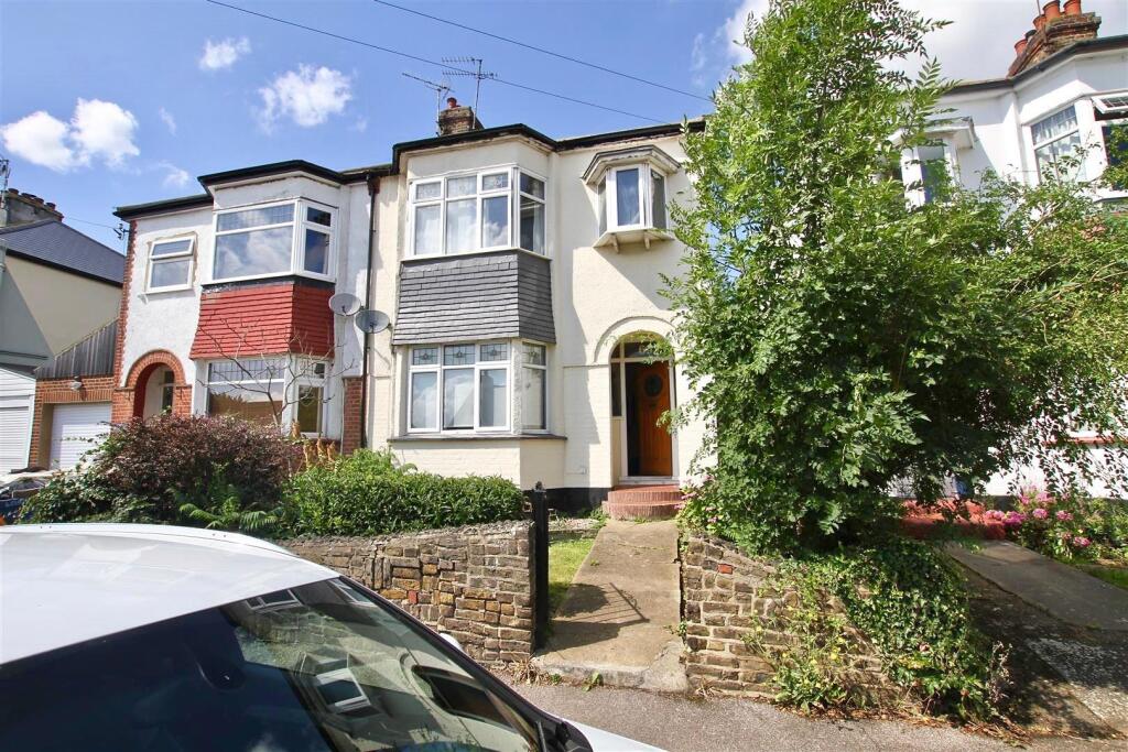 3 bed Semi Detached for rent in Hadleigh. From Scott & Stapleton - Leigh-on-Sea