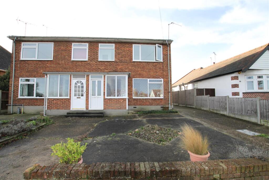 2 bed 1st Floor Flat for rent in Hadleigh. From Scott & Stapleton - Leigh-on-Sea 2 bed 1st Floor Flat for rent in Hadleigh. From Scott & Stapleton - Leigh-on-Sea