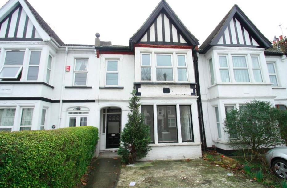 1 bed 1st Floor Flat for rent in Southend-on-Sea. From Scott & Stapleton - Leigh-on-Sea