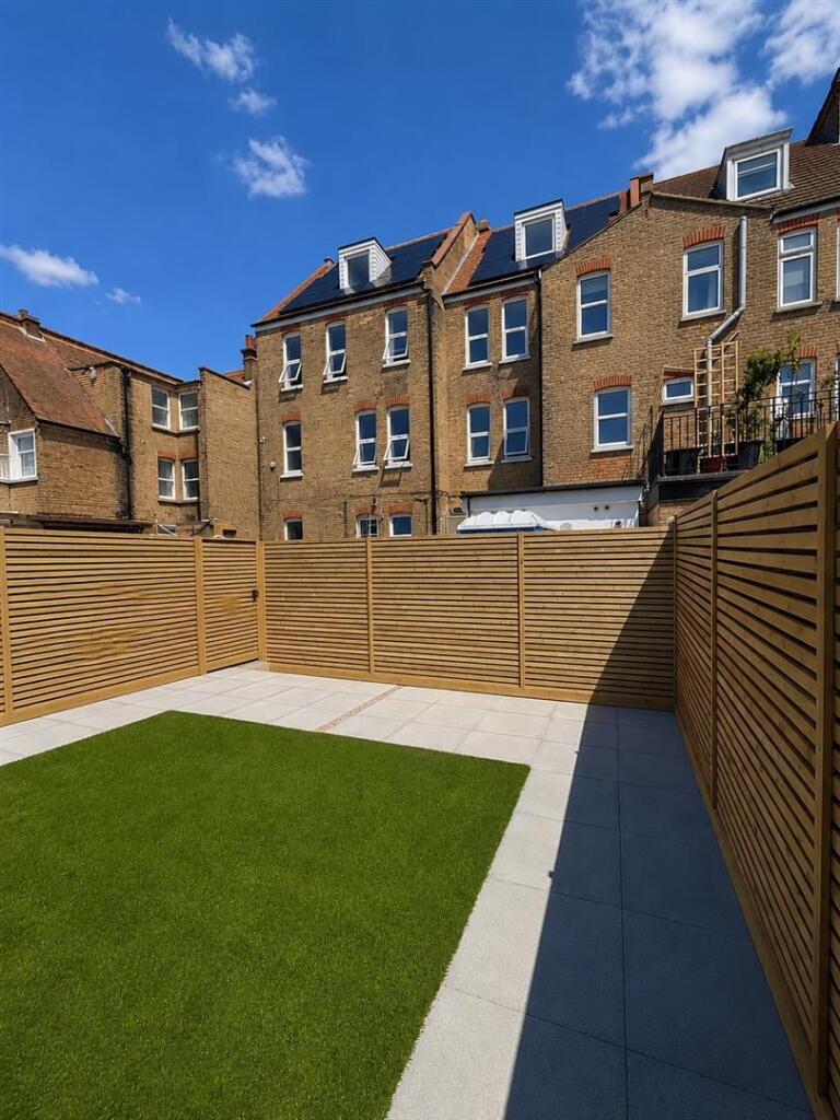 1 bed House Share for rent in Southend-on-Sea. From Scott & Stapleton - Leigh-on-Sea