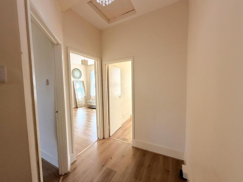 2 bed 1st Floor Flat for rent in Southend-on-Sea. From Scott & Stapleton - Leigh-on-Sea 2 bed 1st Floor Flat for rent in Southend-on-Sea. From Scott & Stapleton - Leigh-on-Sea