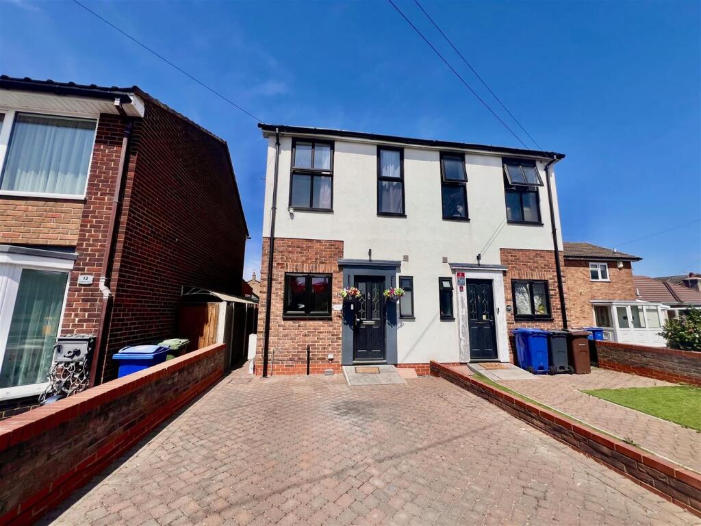 4 bed Semi Detached for rent in Tilbury. From Scott & Stapleton - Leigh-on-Sea