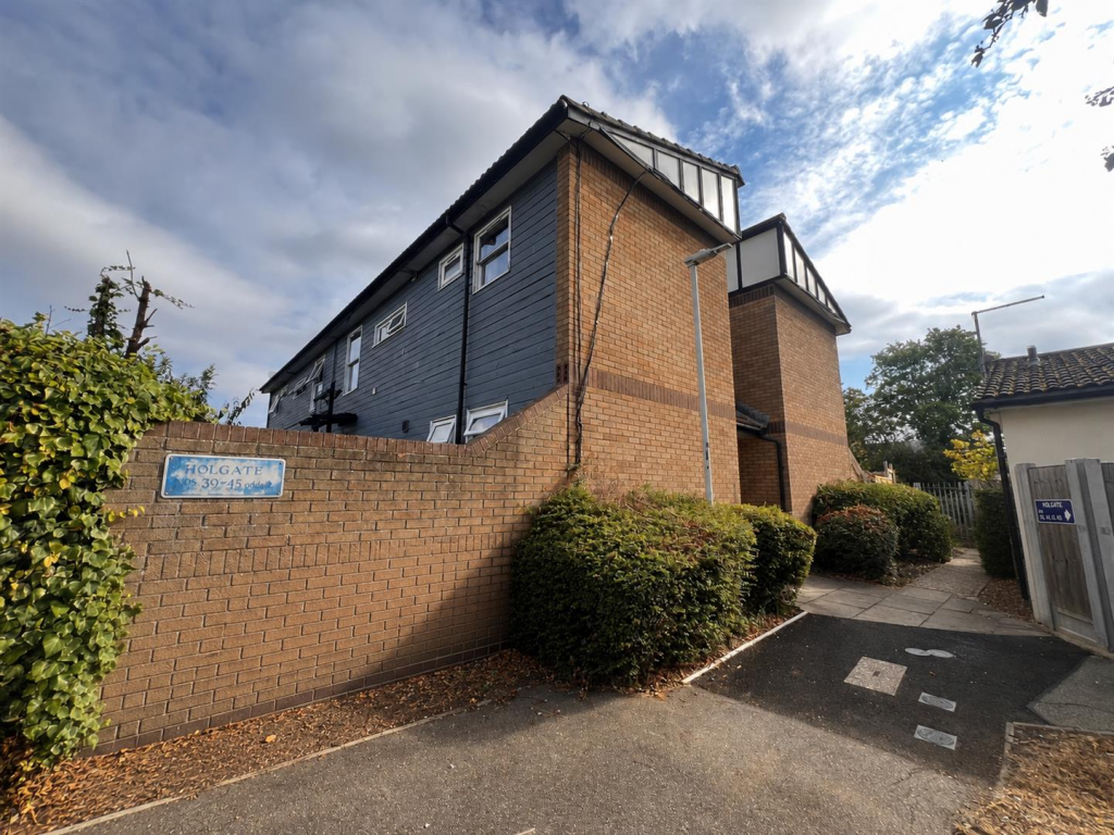 1 bed Not Specified for rent in Basildon. From Scott & Stapleton - Leigh-on-Sea