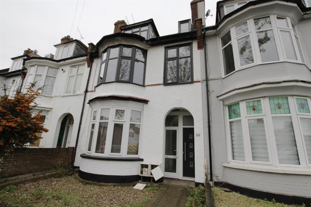 1 bed 1st Floor Flat for rent in Southend-on-Sea. From Scott & Stapleton - Leigh-on-Sea