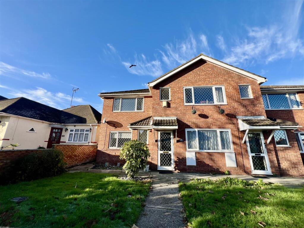 2 bed 1st Floor Flat for rent in Southend-on-Sea. From Scott & Stapleton - Leigh-on-Sea