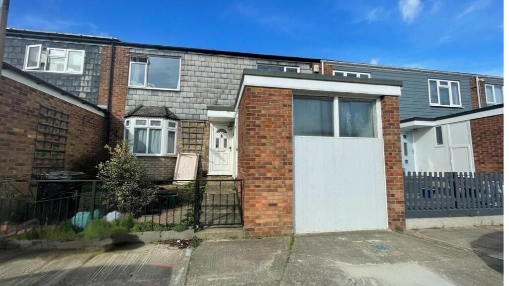 5 bed Mid Terraced House for rent in Langham. From Saxons Estate Agents - Colchester 5 bed Mid Terraced House for rent in Langham. From Saxons Estate Agents - Colchester