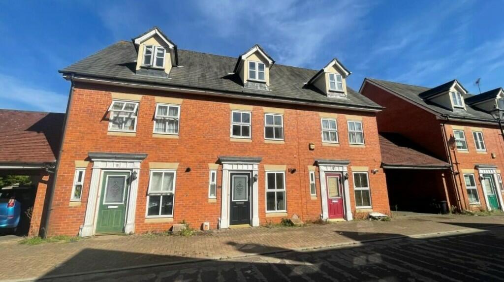 5 bed Mid Terraced House for rent in Berechurch. From Saxons Estate Agents - Colchester