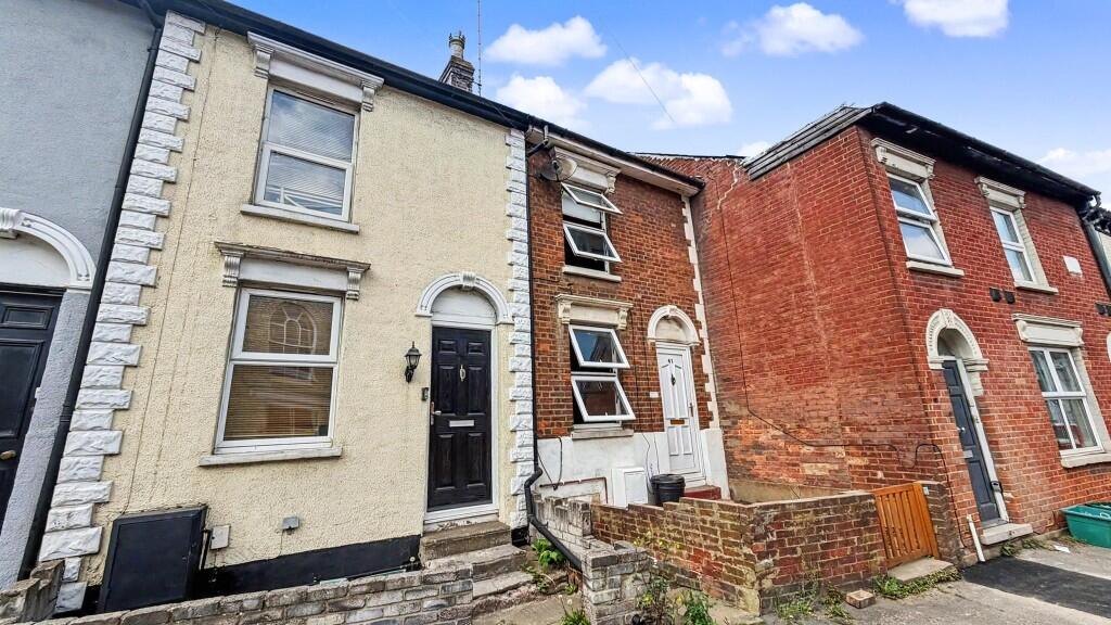 2 bed Mid Terraced House for rent in Colchester. From Saxons Estate Agents - Colchester