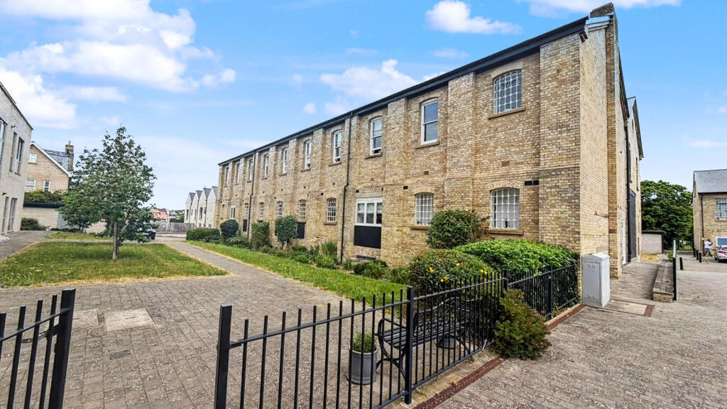 3 bed Duplex for rent in Berechurch. From Saxons Estate Agents - Colchester