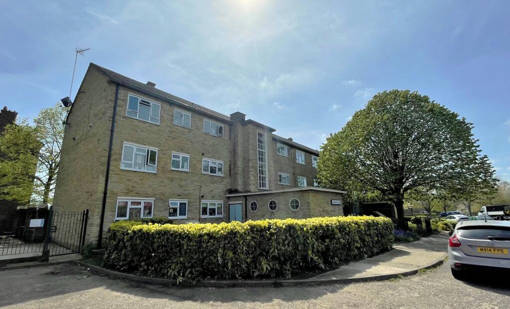 2 bed 1st Floor Flat for rent in Colchester. From Saxons Estate Agents - Colchester
