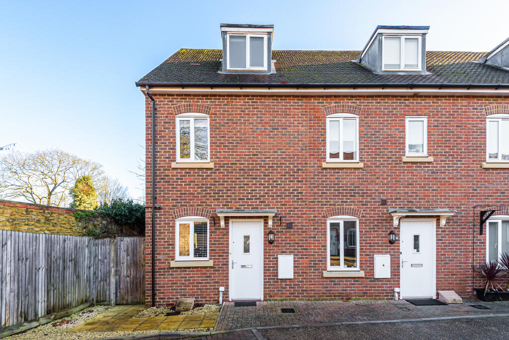 3 bed Mid Terraced House for rent in Sandford-on-Thames. From Scottfraser - East Oxford
