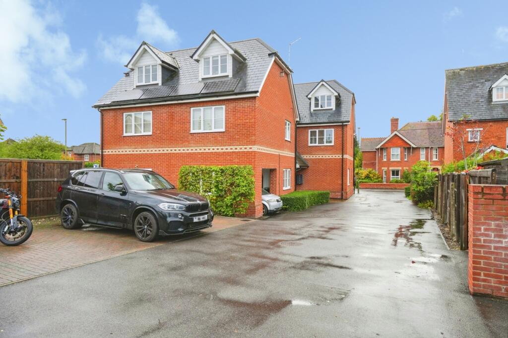 2 bed 1st Floor Flat for rent in Wantage. From Scottfraser - East Oxford