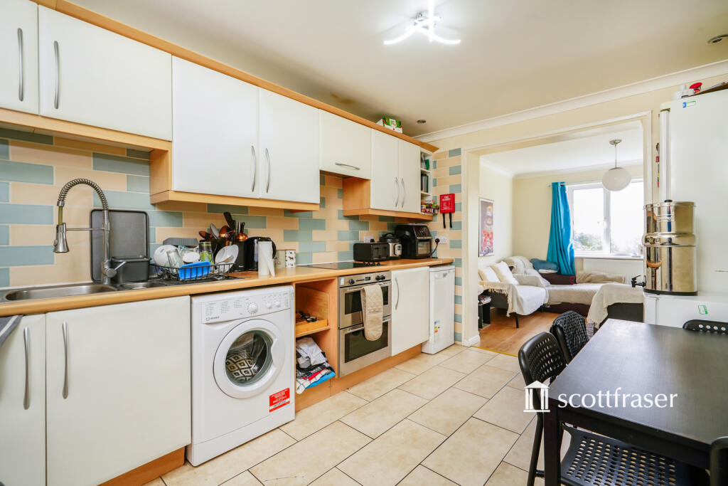 5 bed Mid Terraced House for rent in Oxford. From Scottfraser - Headington 5 bed Mid Terraced House for rent in Oxford. From Scottfraser - Headington