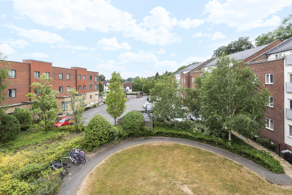 3 bed 1st Floor Flat for rent in Oxford. From Scottfraser - Headington
