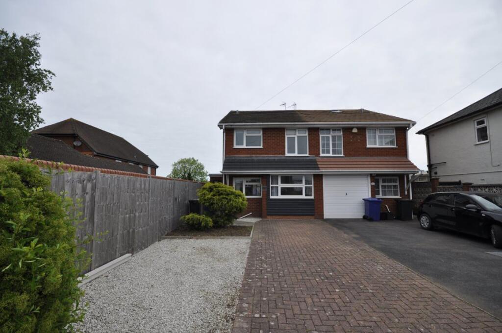 3 bed Semi Detached for rent in Kingswinford. From Select Property Management Ltd - Amblecote