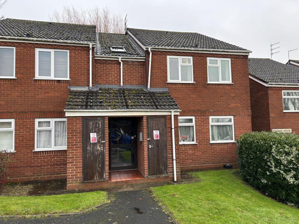 1 bed 1st Floor Flat for rent in Old Hill. From Select Property Management Ltd - Amblecote 1 bed 1st Floor Flat for rent in Old Hill. From Select Property Management Ltd - Amblecote