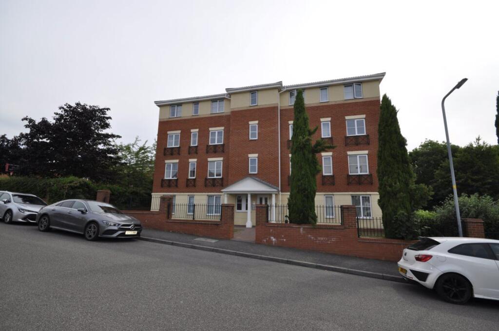 2 bed 1st Floor Flat for rent in Old Hill. From Select Property Management Ltd - Amblecote