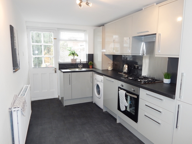 3 bed Cottage for rent in Wimbledon. From Sharpes Estates